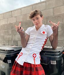 Dress up Kyle!! 616378b74296a.jpg