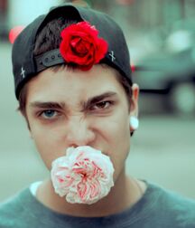 Hot Model Abdul!!  6164eb38cfc0b.jpg