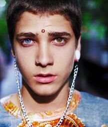 Hot Model Abdul!!  6164eb4087bf8.jpg