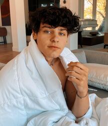 Bday Boy Tyler!! 616a26b06099a.jpg