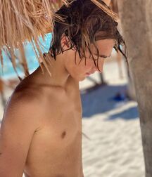 Surfer Boy Vincent!! 6185e175da61c.jpg