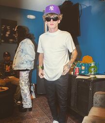 Monday Suspects!!  618a0d8599566.jpg