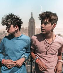Hottie Luca!!  618a803913b26.jpg