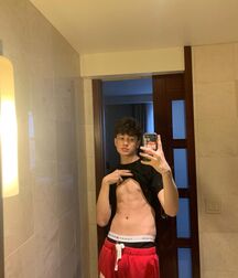 Hottie Luca!!  618a803e00c39.jpg