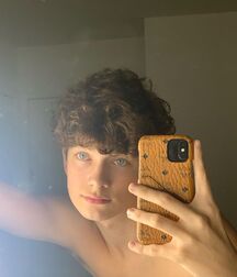 Hottie Luca!!  618a804ec131a.jpg