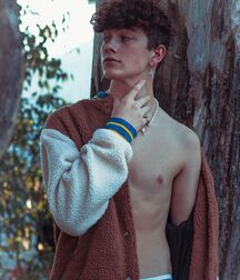 Hottie Luca!!  618a80556c351.jpg