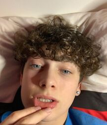 Hottie Luca!!  618a8063274c1.jpg