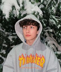 Hottie Luca!!  618a8066a1e82.jpg