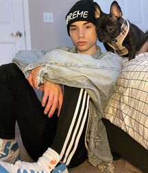 Hottie Zac!!  618b158598d82.jpg