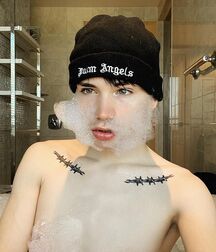 Hottie Zac!!  618b158fe1d42.jpg