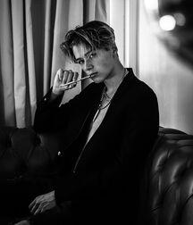 Hottie Mark!!  618b1a6987a7a.jpg