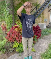 Hottie Noah!!  618cc56f7cf9e.jpg