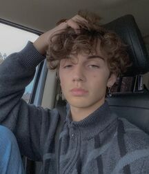 Hottie Noah!!  618cc57a88950.jpg