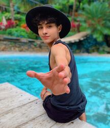 King Lou 3 618d80a8556b6.jpg