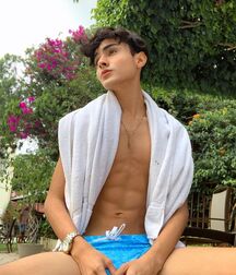 King Lou 3 618d80c5dd02d.jpg