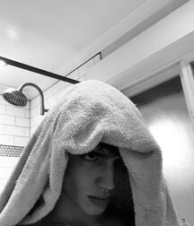 Hottie Vinnie!!  618e823077441.jpg