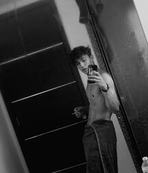 Hottie Vinnie!!  618e823761b60.jpg
