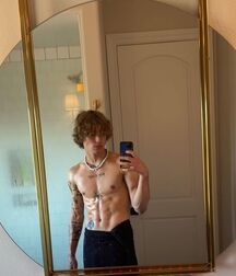Hottie Vinnie!!  618e824729919.jpg