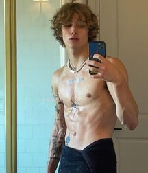 Hottie Vinnie!!  618e8248cb0b8.jpg