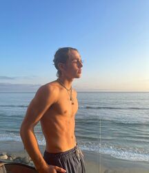Hottie Vinnie!!  618e824c5cf83.jpg