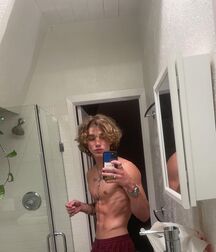 Hottie Vinnie!!  618e82518b290.jpg