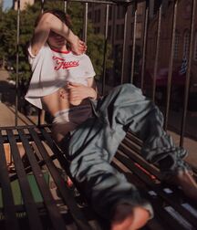 Hottie Luke!! 618e82a427500.jpg