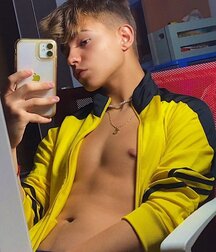 Random Hotness!!  61900a41ac1e3.jpg