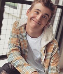 Hottie Parker!!  619f2b18dce42.jpg