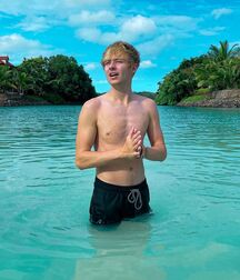 Bday Boy Sam!!  61a2ce61c64f1.jpg