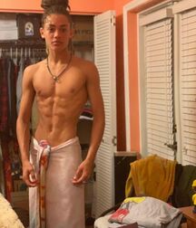 Hot Model Solly!!  61a387b646086.jpg