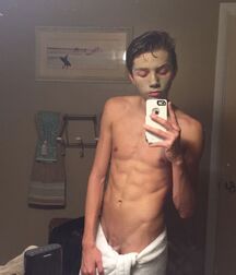 Sexy Twinks!!  61a3c56400942.jpg