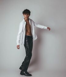 Thursday Boyzzzzz!!  61a916110adf4.jpg