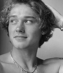 Bday Boy Brandon!! 61ac02732cf5b.jpg