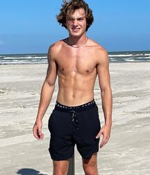 Bday Boy Brandon!! 61ac0278321d9.jpg