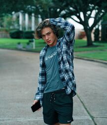 Bday Boy Brandon!! 61ac02857fc7a.jpg
