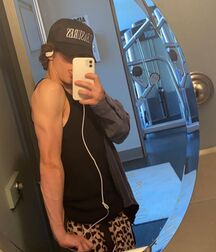 Monday Boyzzzzz!! 61ae806534c49.jpg
