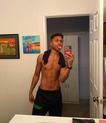 Tik Tok Hottie Andre!!  61b3a2b01a0fa.jpg