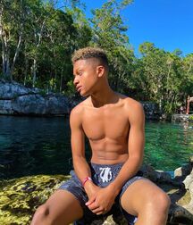 Tik Tok Hottie Andre!!  61b3a2b2302f6.jpg