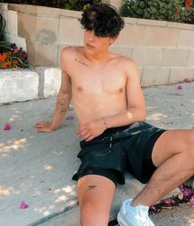 YouTube Hottie Tyler!!  61b5235fe4d8d.jpg