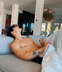 YouTube Hottie Tyler!!  61b5236377705.jpg