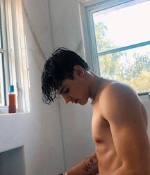 YouTube Hottie Tyler!!  61b5236de4b0a.jpg