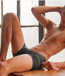 Seduction... 61b7fb47c3038.jpg