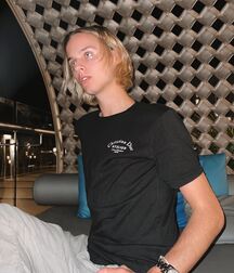 Thursday Boyzzzzz!! 61bb8e6559de1.jpg