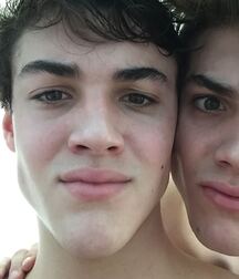 Bday Twins!!  61bb93e4cf735.jpg