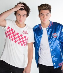 Bday Twins!!  61bb93ebce9bf.jpg