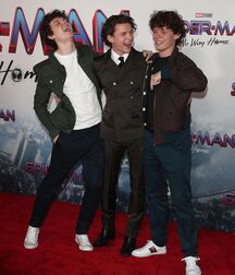 Bonus Boyzzzzz!! 61bbea70870e2.jpg