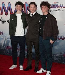 Bonus Boyzzzzz!! 61bbea730d621.jpg