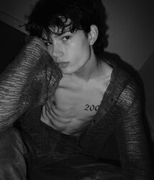 Bday Boy Ian--Black N White!!  61bc93c4970b2.jpg