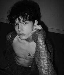 Bday Boy Ian--Black N White!!  61bc93c6da5c3.jpg