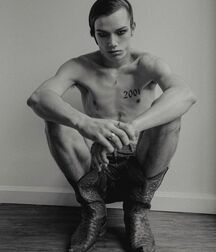 Bday Boy Ian--Black N White!!  61bc93cb6883d.jpg